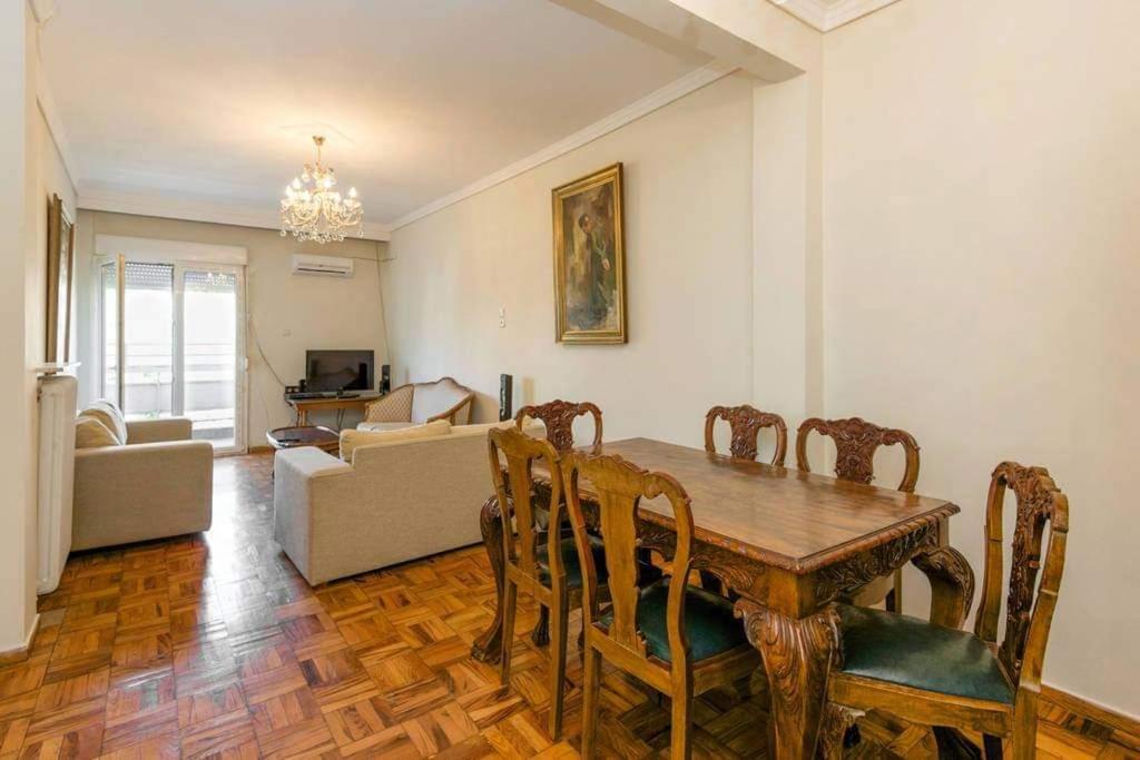 Appartamento Κεντρικό Κλασικό Διαμέρισμα 2 Δωματίων Salonicco Esterno foto