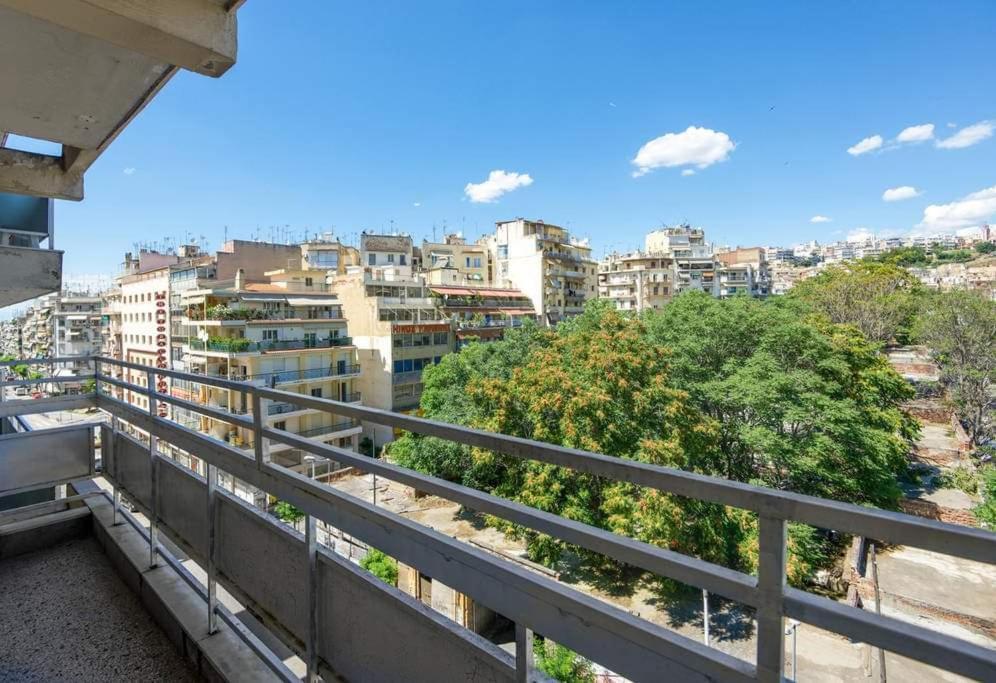 Appartamento Κεντρικό Κλασικό Διαμέρισμα 2 Δωματίων Salonicco Esterno foto